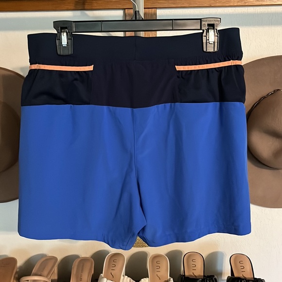 BROOKS RUNNING SHORTS - Picture 2 of 2